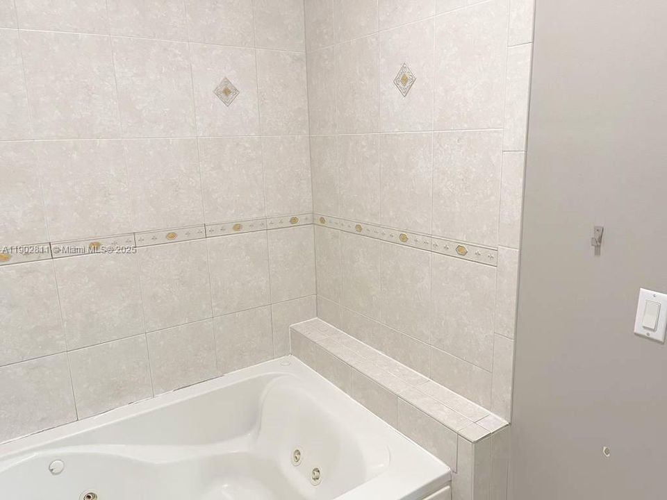 For Sale: $480,000 (3 beds, 2 baths, 1601 Square Feet)