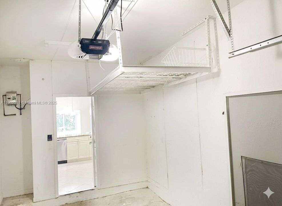 For Sale: $480,000 (3 beds, 2 baths, 1601 Square Feet)