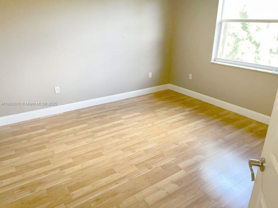 For Sale: $480,000 (3 beds, 2 baths, 1601 Square Feet)