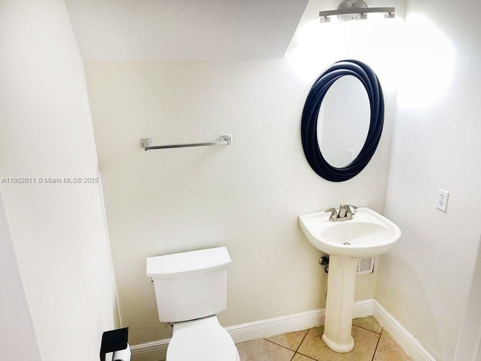 For Sale: $480,000 (3 beds, 2 baths, 1601 Square Feet)