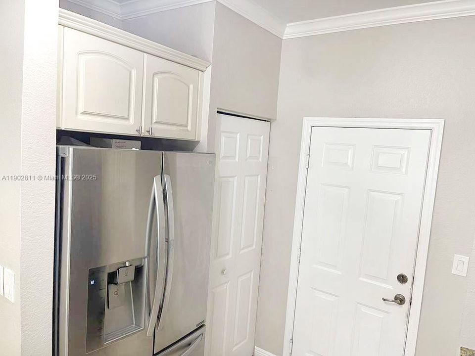 For Sale: $480,000 (3 beds, 2 baths, 1601 Square Feet)