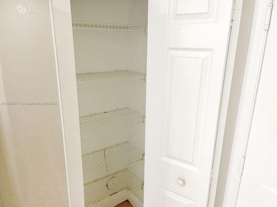 For Sale: $480,000 (3 beds, 2 baths, 1601 Square Feet)