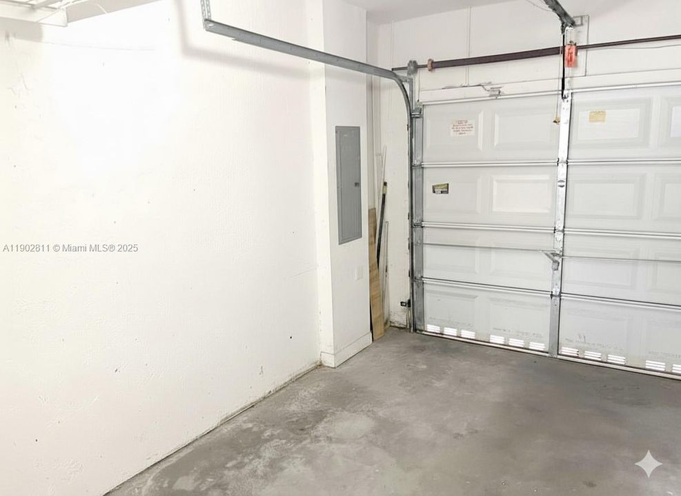 For Sale: $480,000 (3 beds, 2 baths, 1601 Square Feet)