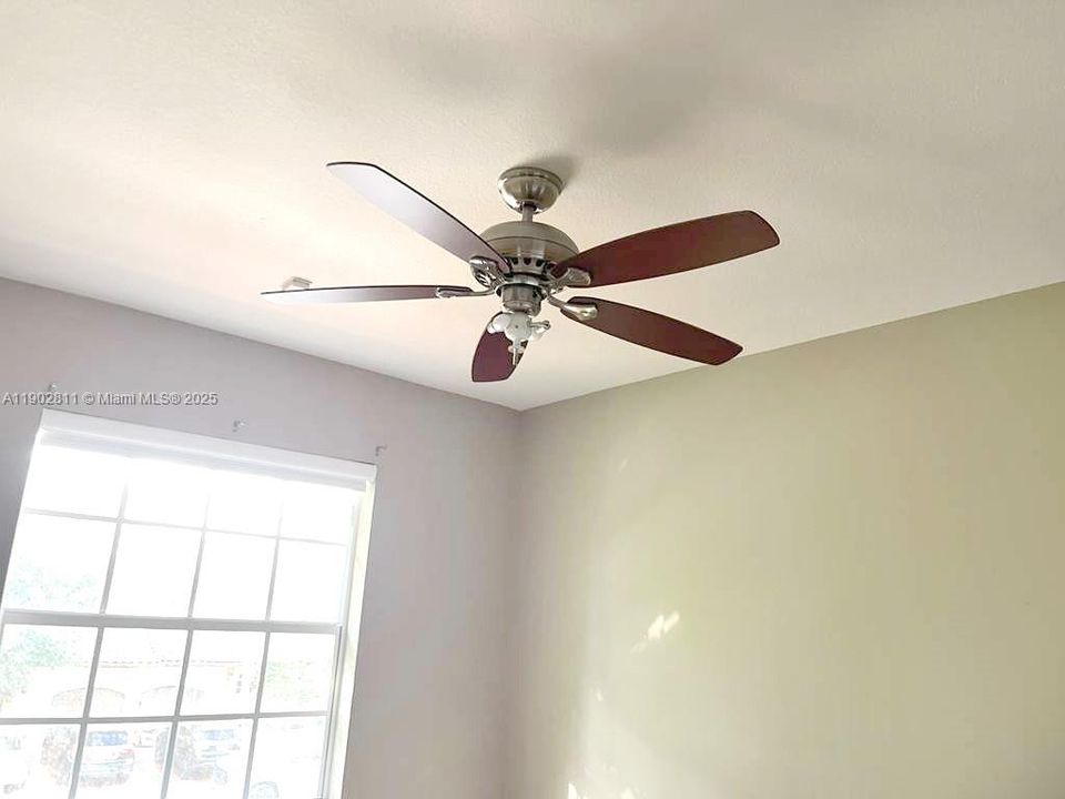 For Sale: $480,000 (3 beds, 2 baths, 1601 Square Feet)