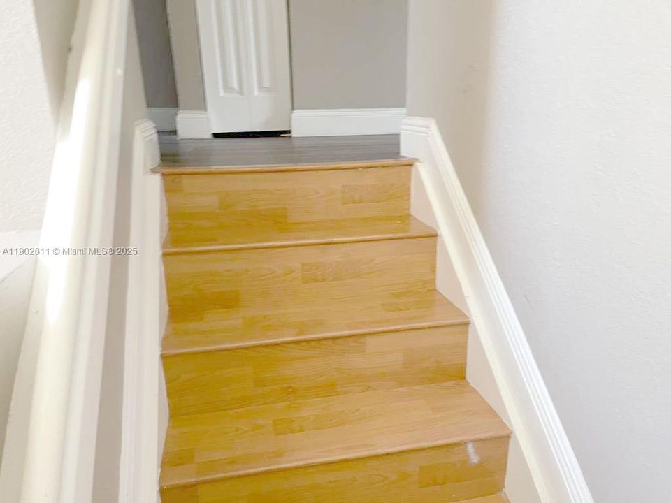 For Sale: $480,000 (3 beds, 2 baths, 1601 Square Feet)