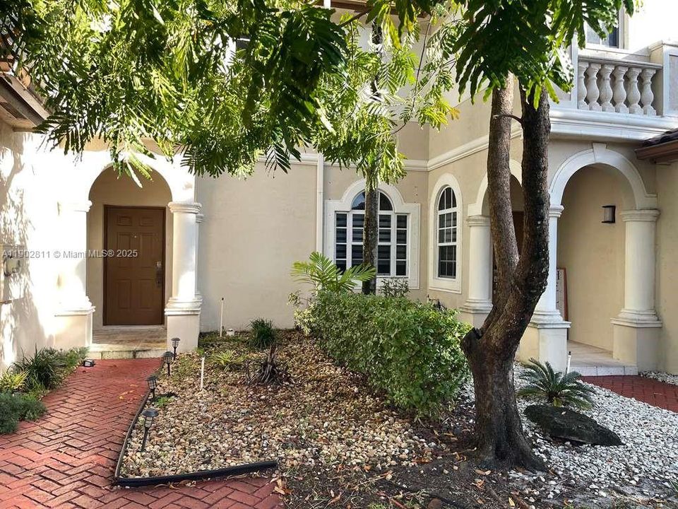 For Sale: $480,000 (3 beds, 2 baths, 1601 Square Feet)