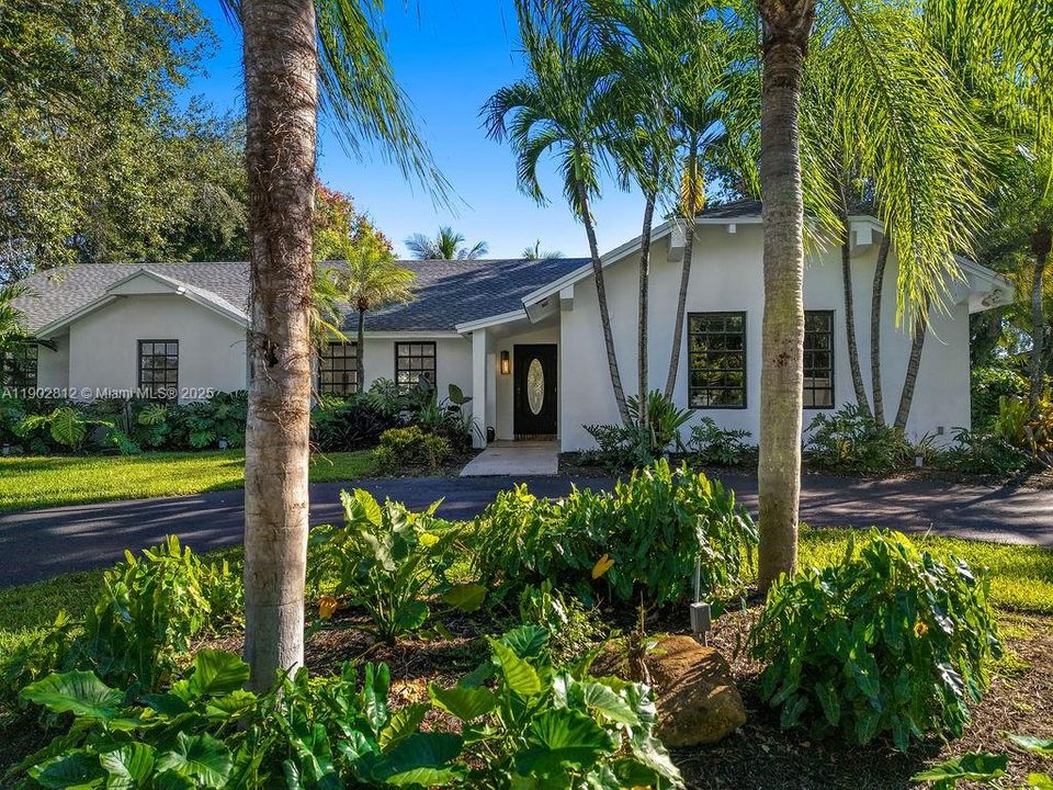 Active With Contract: $1,380,000 (4 beds, 3 baths, 2758 Square Feet)