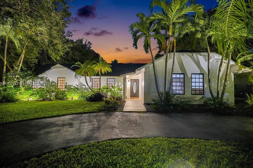 Active With Contract: $1,380,000 (4 beds, 3 baths, 2758 Square Feet)