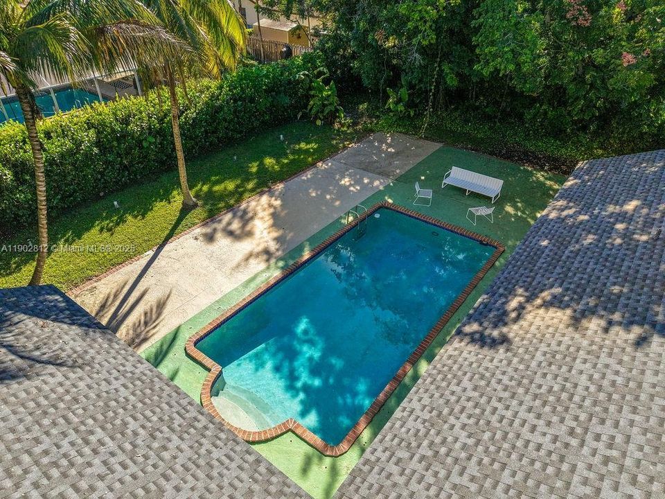 Active With Contract: $1,380,000 (4 beds, 3 baths, 2758 Square Feet)