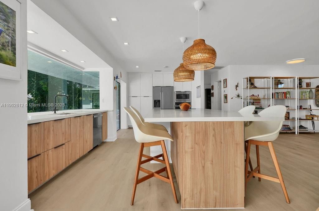 Active With Contract: $1,380,000 (4 beds, 3 baths, 2758 Square Feet)