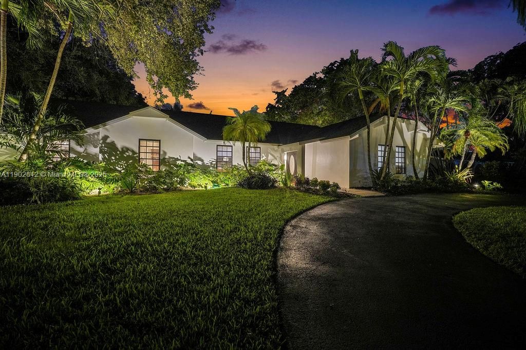 Active With Contract: $1,380,000 (4 beds, 3 baths, 2758 Square Feet)