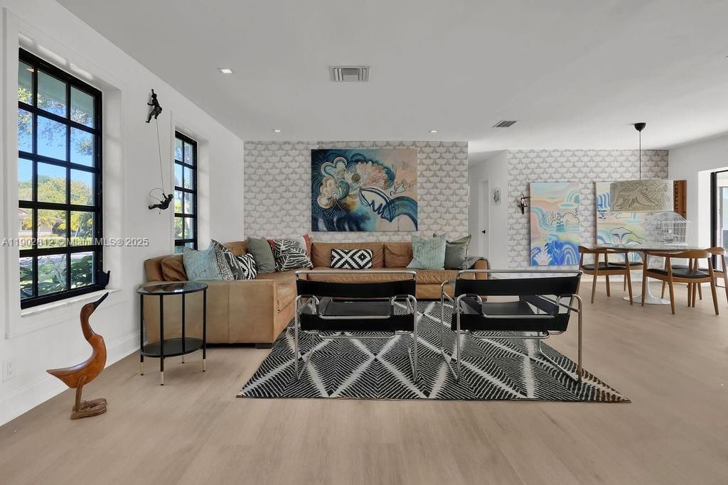 Active With Contract: $1,380,000 (4 beds, 3 baths, 2758 Square Feet)