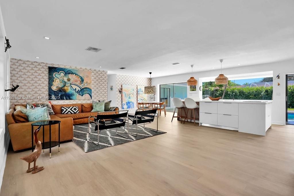 Active With Contract: $1,380,000 (4 beds, 3 baths, 2758 Square Feet)