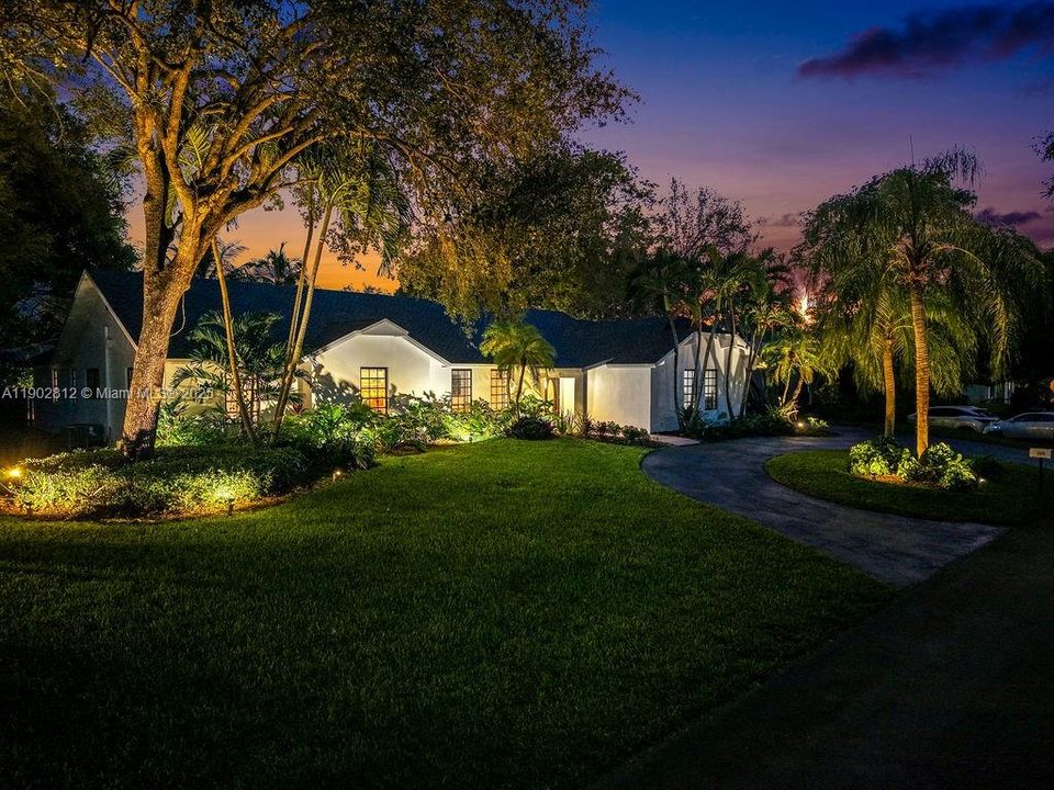 Active With Contract: $1,380,000 (4 beds, 3 baths, 2758 Square Feet)