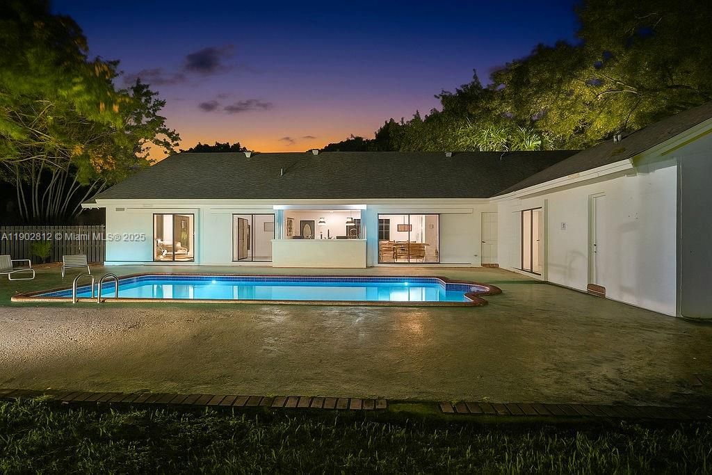 Active With Contract: $1,380,000 (4 beds, 3 baths, 2758 Square Feet)