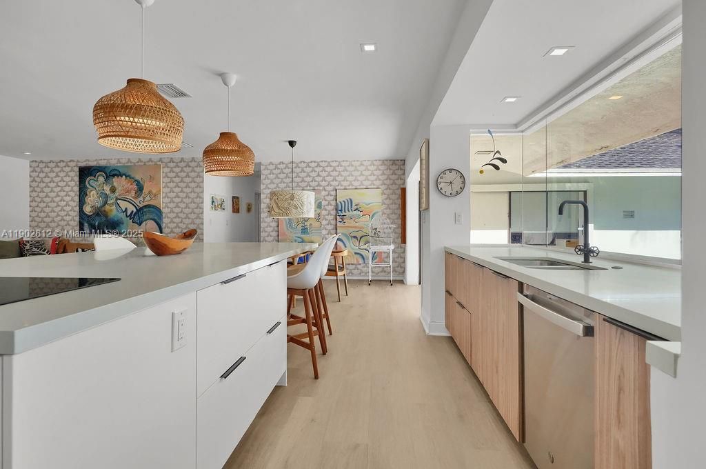 Active With Contract: $1,380,000 (4 beds, 3 baths, 2758 Square Feet)