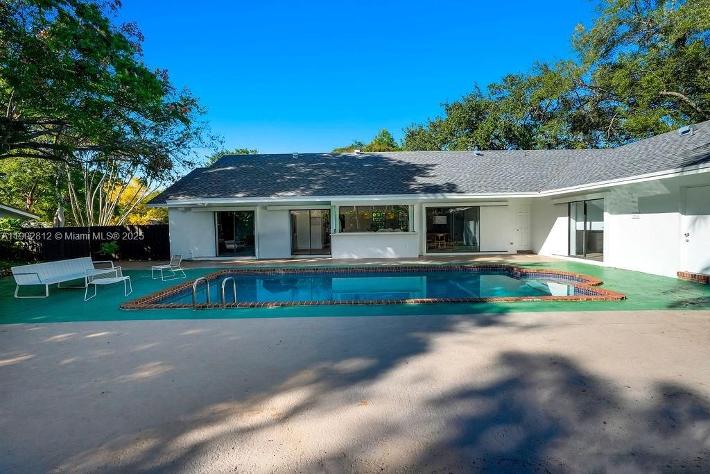 Active With Contract: $1,380,000 (4 beds, 3 baths, 2758 Square Feet)