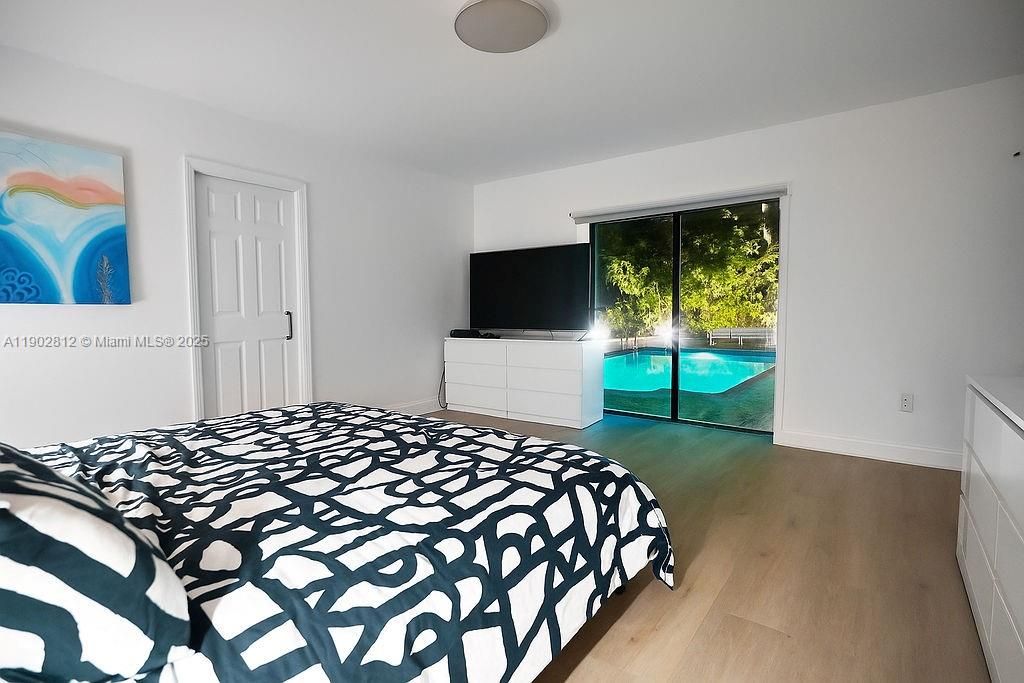 Active With Contract: $1,380,000 (4 beds, 3 baths, 2758 Square Feet)