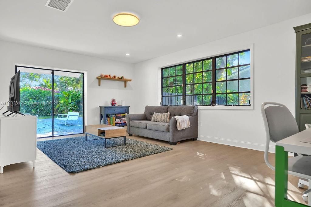 Active With Contract: $1,380,000 (4 beds, 3 baths, 2758 Square Feet)