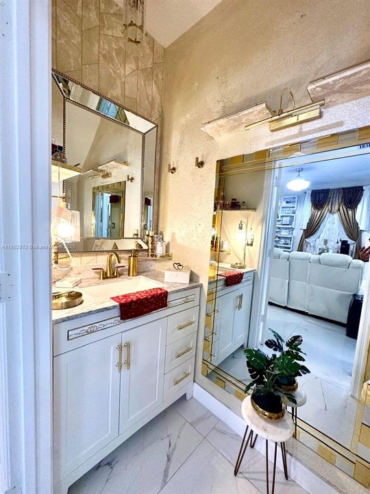 En Venta: $399,995 (3 camas, 2 baños, 0 Pies cuadrados)