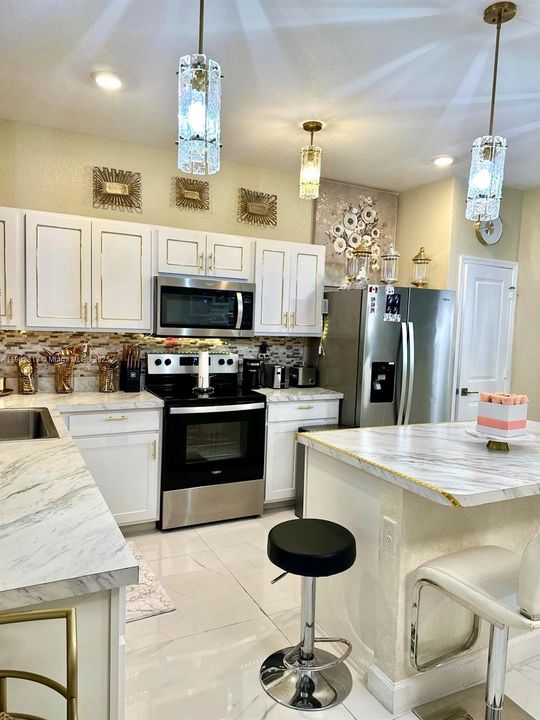 En Venta: $399,995 (3 camas, 2 baños, 0 Pies cuadrados)