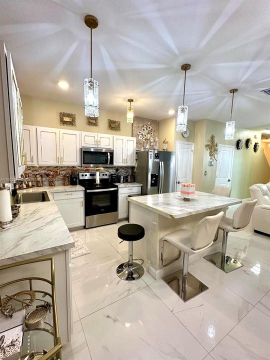 En Venta: $399,995 (3 camas, 2 baños, 0 Pies cuadrados)