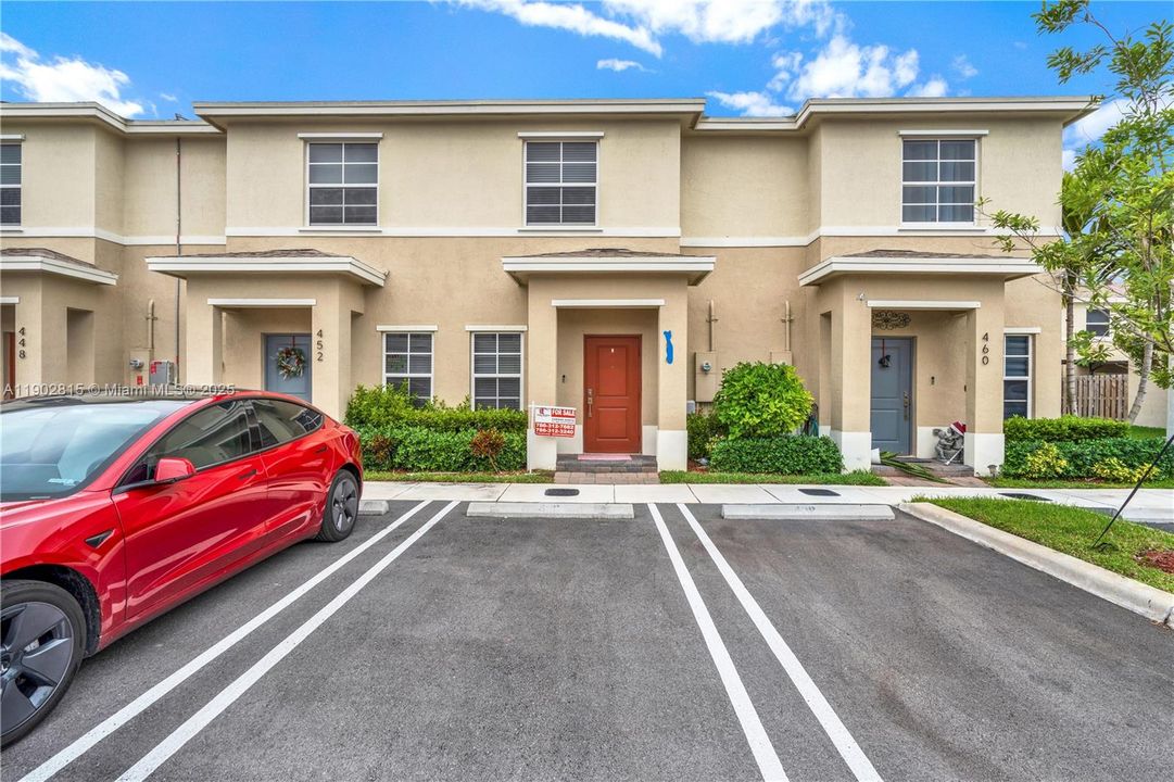 For Rent: $2,200 (2 beds, 2 baths, 1208 Square Feet)