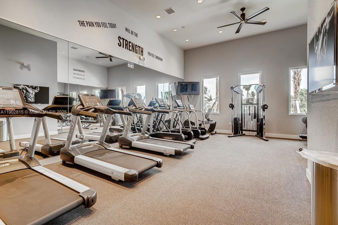 For Rent: $2,200 (2 beds, 2 baths, 1208 Square Feet)