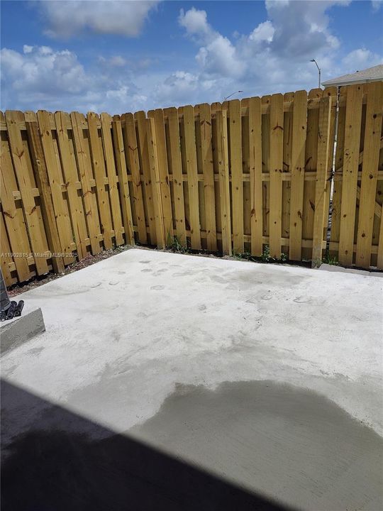 For Rent: $2,200 (2 beds, 2 baths, 1208 Square Feet)