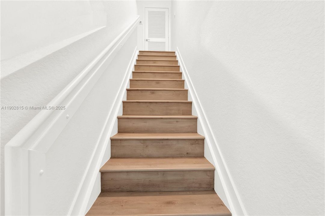 For Rent: $2,200 (2 beds, 2 baths, 1208 Square Feet)