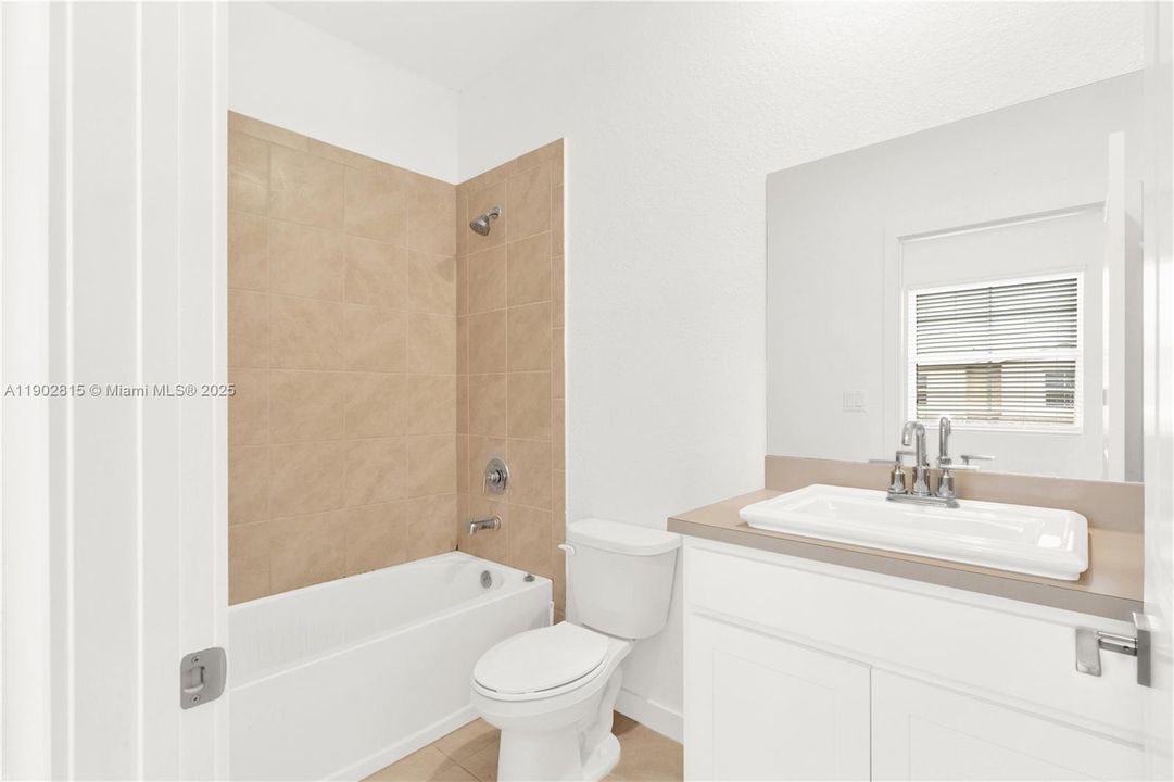 For Rent: $2,200 (2 beds, 2 baths, 1208 Square Feet)