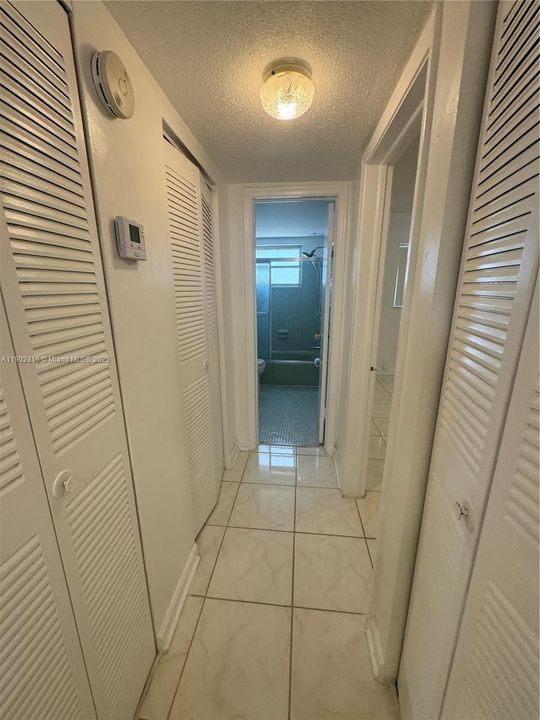 For Rent: $1,400 (1 beds, 1 baths, 572 Square Feet)