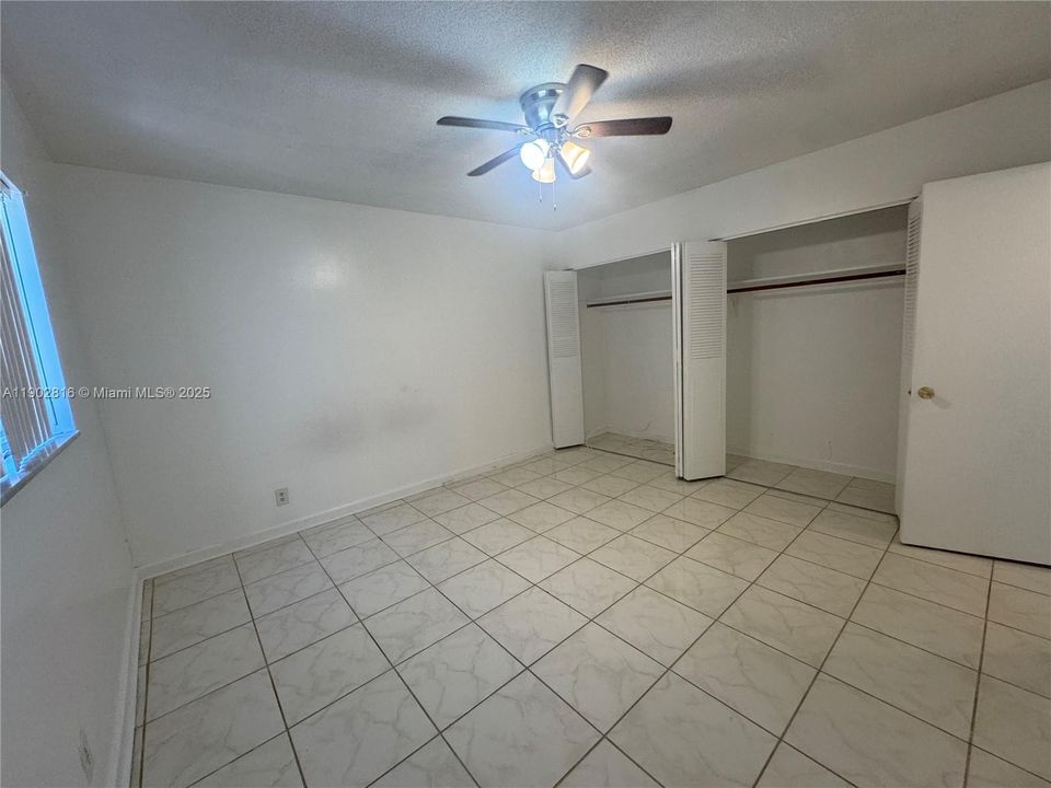 For Rent: $1,400 (1 beds, 1 baths, 572 Square Feet)