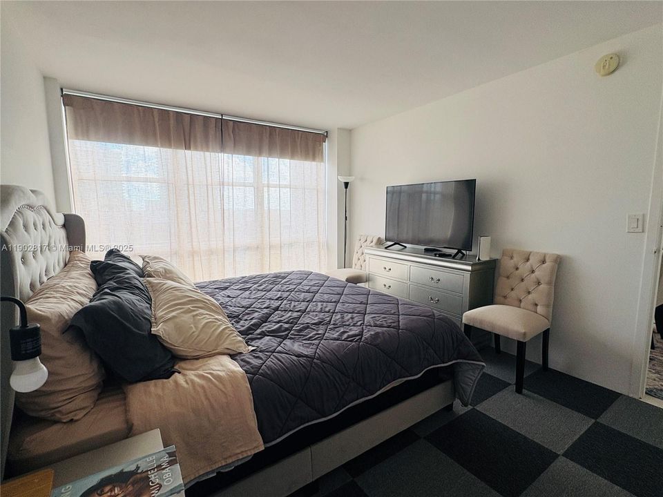 出租: $2,200 (1 贝兹, 1 浴室, 767 平方英尺)