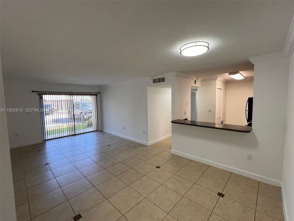 For Rent: $2,450 (3 beds, 2 baths, 1165 Square Feet)