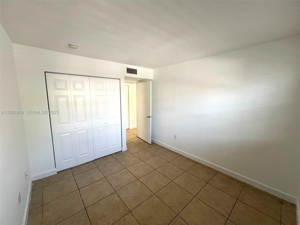 For Rent: $2,450 (3 beds, 2 baths, 1165 Square Feet)