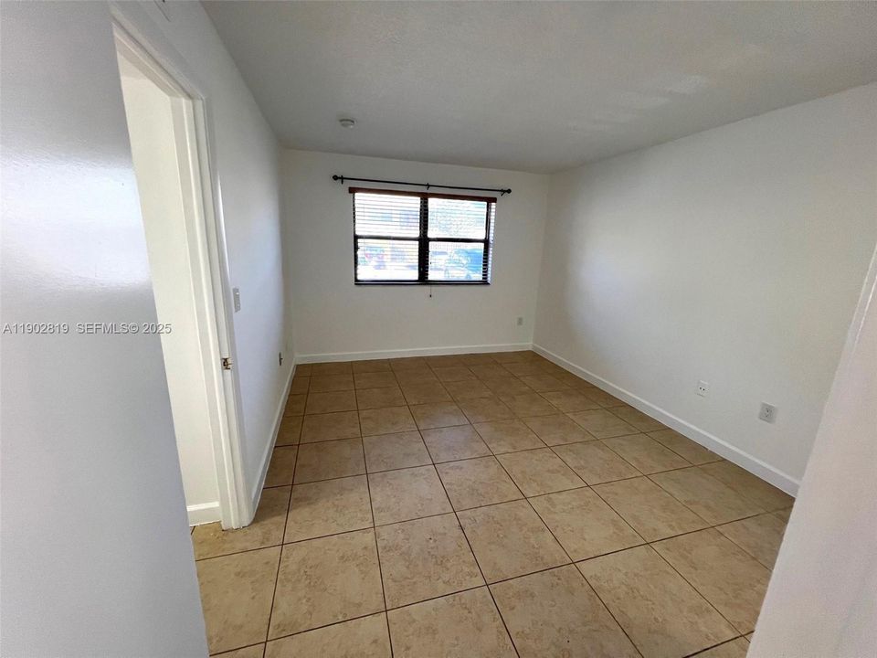 For Rent: $2,450 (3 beds, 2 baths, 1165 Square Feet)