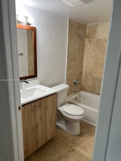 For Rent: $2,450 (3 beds, 2 baths, 1165 Square Feet)