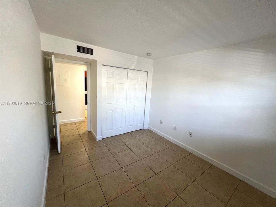 For Rent: $2,450 (3 beds, 2 baths, 1165 Square Feet)