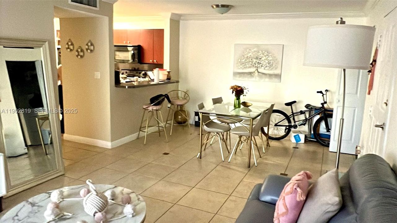 For Rent: $2,450 (3 beds, 2 baths, 1165 Square Feet)