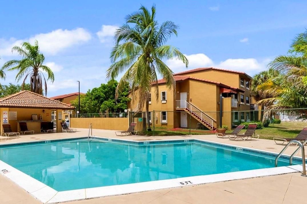 For Rent: $2,425 (3 beds, 2 baths, 1165 Square Feet)