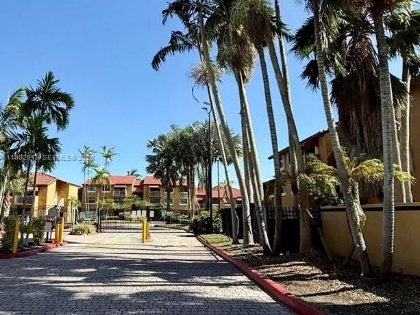 For Rent: $2,425 (3 beds, 2 baths, 1165 Square Feet)