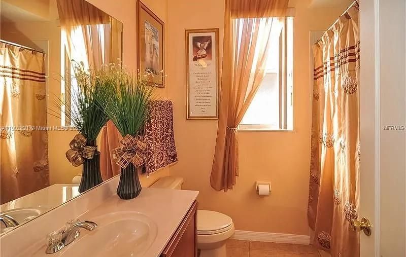 En Venta: $550,000 (4 camas, 3 baños, 0 Pies cuadrados)