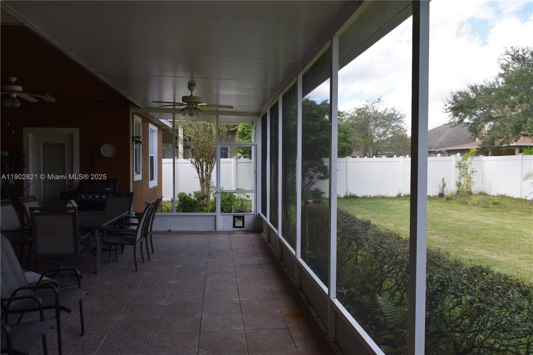 En Venta: $550,000 (4 camas, 3 baños, 0 Pies cuadrados)