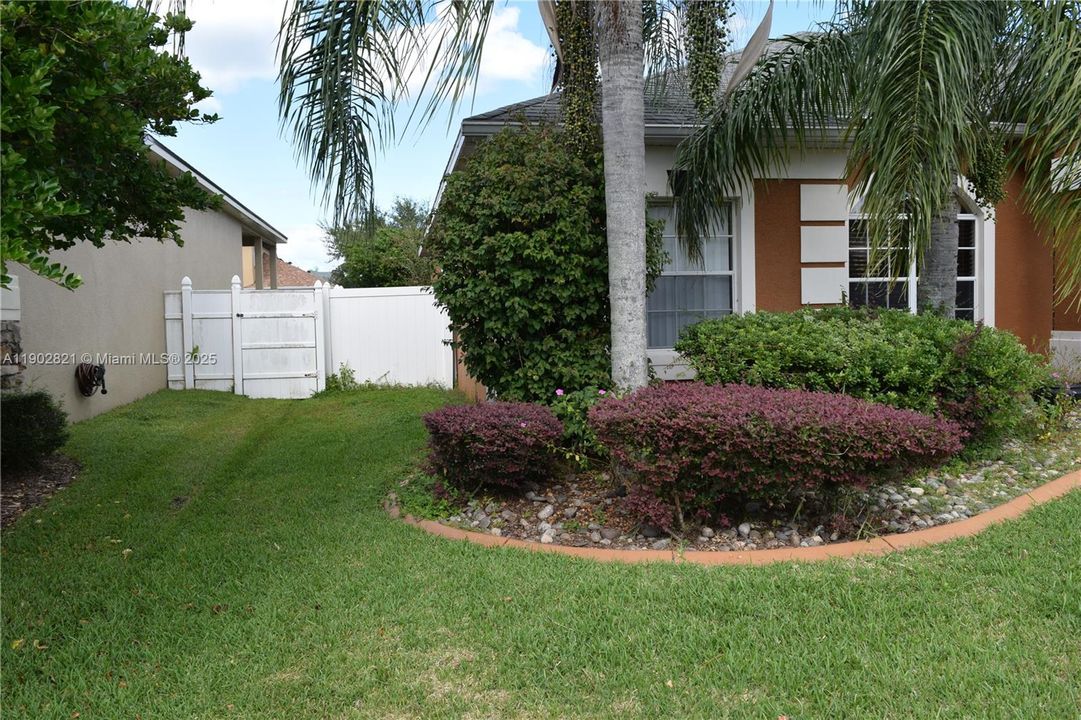 En Venta: $550,000 (4 camas, 3 baños, 0 Pies cuadrados)