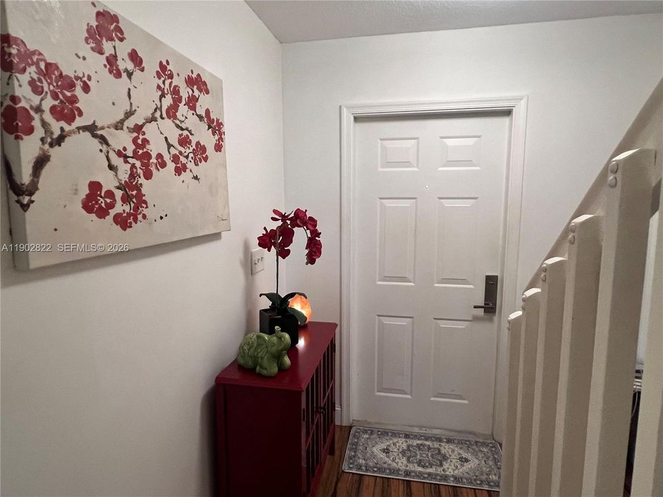 Recently Sold: $325,000 (2 beds, 2 baths, 1233 Square Feet)