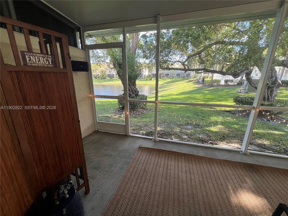 Recently Sold: $325,000 (2 beds, 2 baths, 1233 Square Feet)