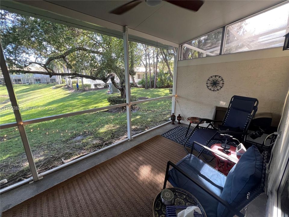 Recently Sold: $325,000 (2 beds, 2 baths, 1233 Square Feet)