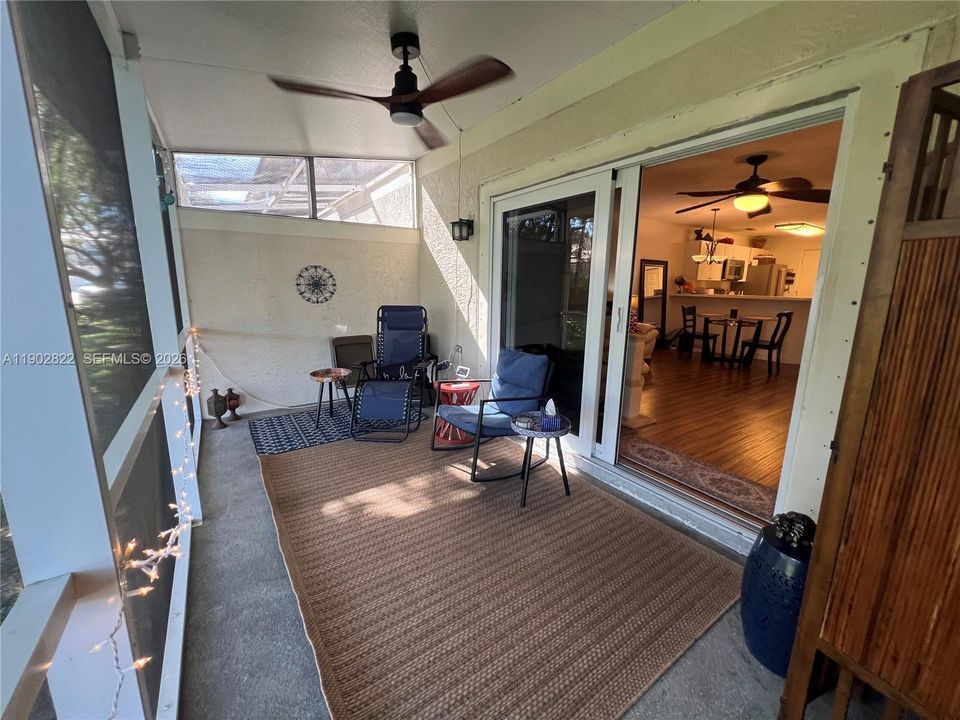 Recently Sold: $325,000 (2 beds, 2 baths, 1233 Square Feet)