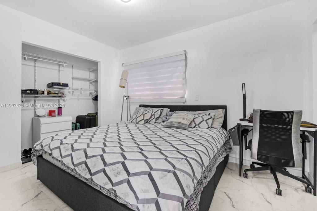 For Sale: $615,000 (4 beds, 3 baths, 1290 Square Feet)